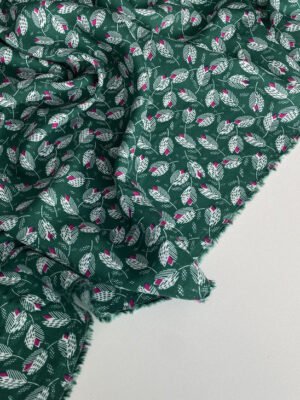 Тканина штапель зелений з абстракційними листочками