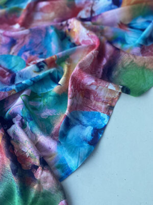 Віскоза італійська з яскравим акварельним дизайном, переходи різних кольорів червоно-помаранчові-зелено-сині