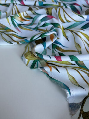 Віскоза твіл яскраве акварельне листя на білому фоні