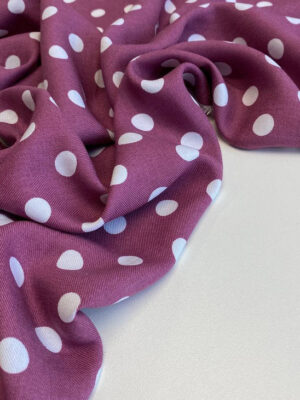 Віскоза твіл фрезового кольору з білим горошками  розміром 1,5*1,5см