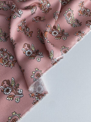 Віскоза твіл фрезового кольору з коричнево-білим візерунком