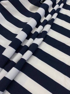 Віскоза твіл з темно-синьою смужкю на білому шириною 1см