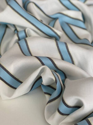 Віскоза твіл біла с блакитними смужками 2,2см, на відстані 4,8м, зі срібним тонким люрексом