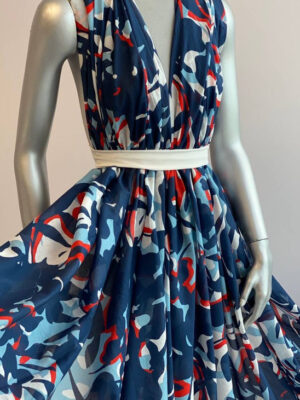 Тканина батист Італія з абстракційними синьо-блакитно-червоними квітами