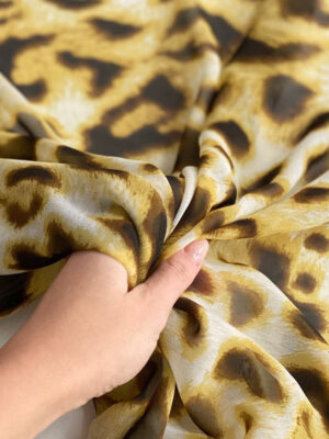 Шифон принт фантазійний леопардовий дизайн в жовто-коричневій гамі на світлому