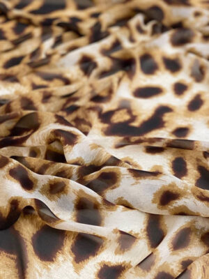 Шифон принт фантазійний леопардовий дизайн в коричнево-бежевій гамі на світлому