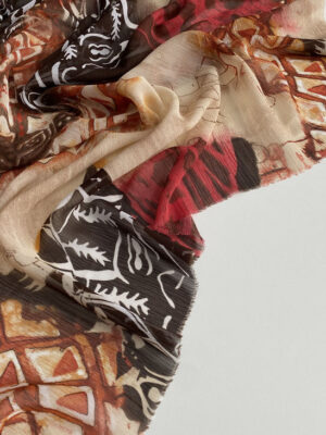 Шифон принт зі скандинавським етно принтом в коричнево-теракотовій гамі на бежевому фоні