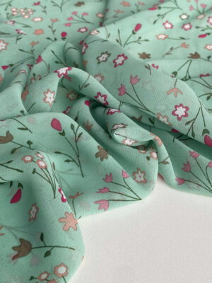 Шифон креп з огірками на темно-синьому фоні