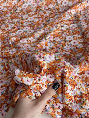 Штапель віскоза помаранчево-сиреневі квіточки