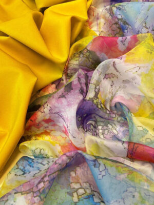 Шифон принт яскраві мазки акварелі в жовто-фіолетово-рожевій гамі