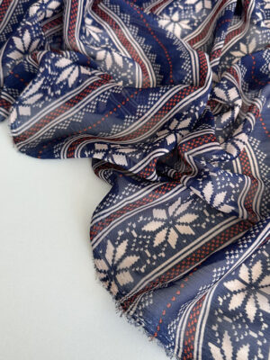 Шифон принт етно дизайн з графічними сніжинками на синьо-блакитному фоні