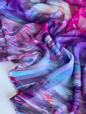 Шифон креп яскрава акварельна абстракція на кольорі фуксіі з переходом в темну фуксію