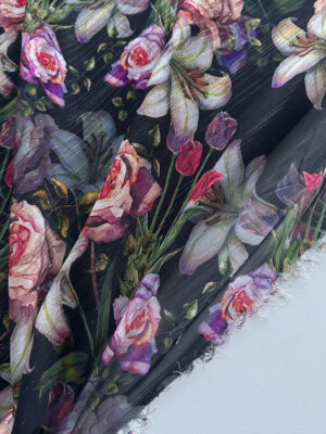 Шифон принт з акварельними квітами 3D на чорному фоні з тоненьким люрексом