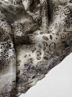 Шифон жатий деворе зі срібним напиленням та коричнево-кавовим енімал дизайном