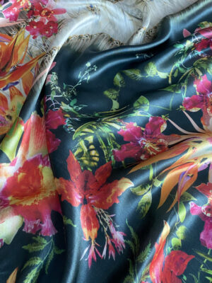 Шовк італійський 100% з тропічними квітами на темно-зеленому фоні