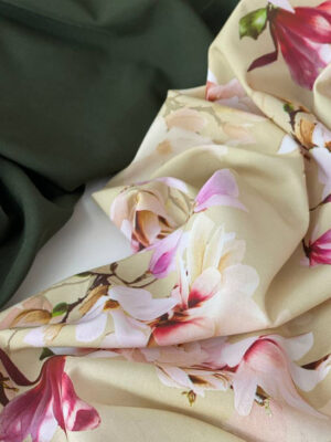 Суперсофт бежево-ванільного відтінку з рідко розташованими магноліями