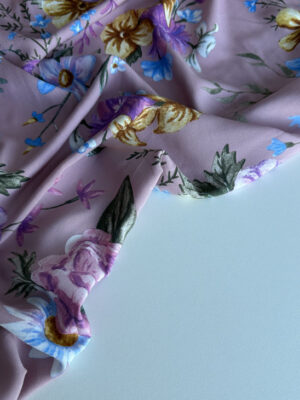 Суперсофт фрезового кольору з акварельними квітами з оливковим листям