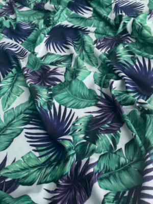 Суперсофт білий з великими зелено-бірюзовими темно-фіолетовим квітами