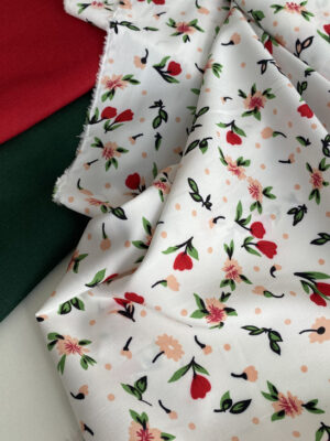 Суперсофт з міленькими червоними бутончиками квітів і зеленими листиками