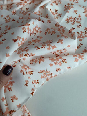 Суперсофт молочний з ніжними мілкими, рідко розташованими квіточками