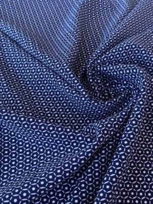 Суперсофт темно-синього кольору з міленьким білим графічним принтом сотами