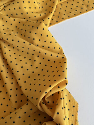 Суперсофт насиченого жовтого кольру з мілкими чорними горошками діаметром 2мм