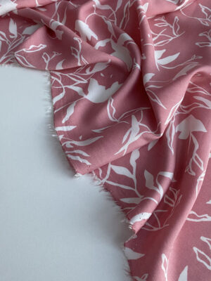 Тканина штапель фрезовий с вертикальними білими тюльпанами графіка