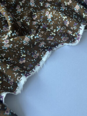 Тканина штапель  коричневий з мілкими різнокольоровими квітами