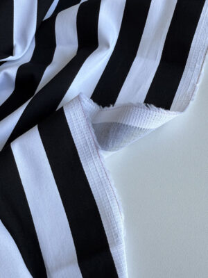 Котон-сатин костюмний з вертикальною чорно-білою смужкою шириною 2,4см