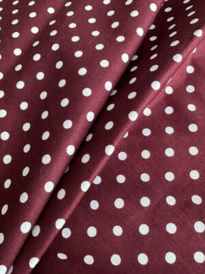 Стрейч котон бордового кольору з білими горошками діаметром 4мм