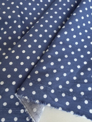 Стрейч котон синьо-блакитного кольору з білими горошками діаметром 4мм