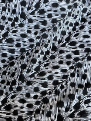 Жатий батист в чорно-білому графічному леопарді