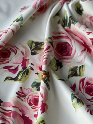 Котон-сатин білого кольору з трояндами Дольче і метеликами