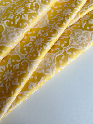 Жакард Італія двохсторонній жовтого кольору зі світлим вензелем