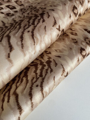 Котон-сатин Італія з абстракційним енімал дизайном кольору мокко мусс на бежево-нюдовому