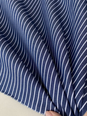 Лайт денім вертикальна джинсово-синя і біла смужки шириною 1см і 0,2см