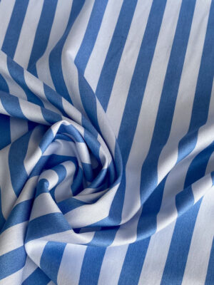 Лайт денім з крупною вертикальною біло-блакитною смужкою шириною 1,5см