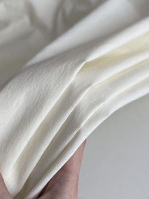 Котон-поплін молочно-бежевого відтінку