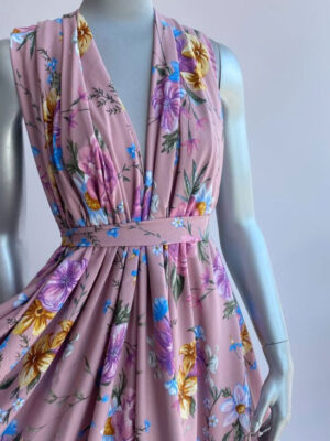 Тканина шттапель в крупні блакитно-жовті квіти на ніжно-сиреневому фоні